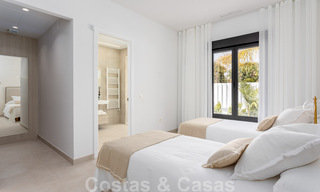 Villa contemporánea con estilo mediterráneo en venta, Marbella - Estepona Este 33699 