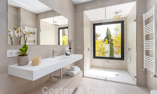 Villa contemporánea con estilo mediterráneo en venta, Marbella - Estepona Este 33710 