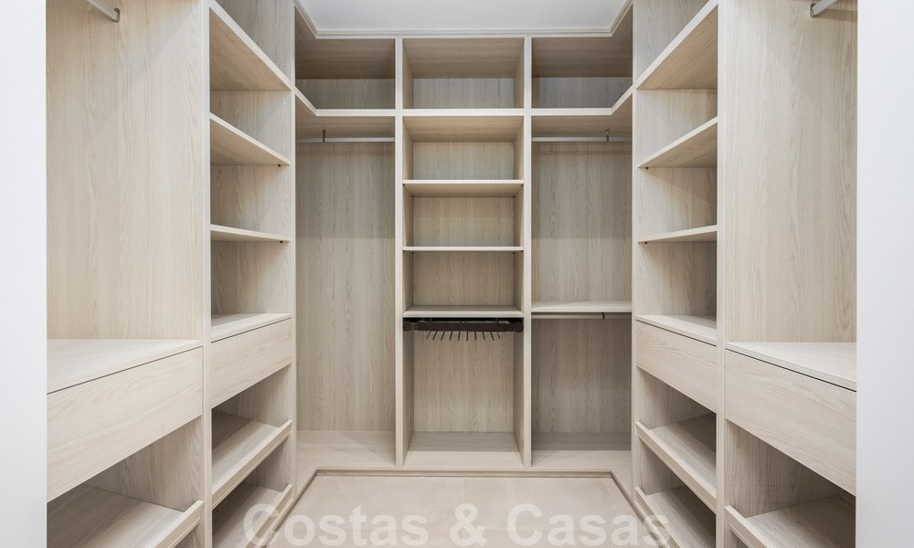 Villa contemporánea con estilo mediterráneo en venta, Marbella - Estepona Este 33713