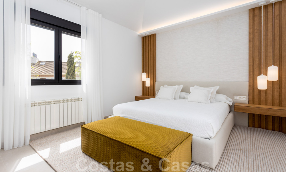 Villa contemporánea con estilo mediterráneo en venta, Marbella - Estepona Este 33714