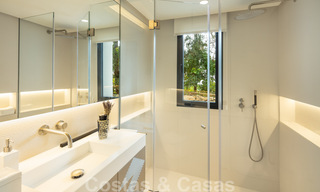 Villa moderno de diseño listo para entrar a vivir en venta en Nueva Andalucía - Marbella, a tiro de piedra de sus necesidades 33996 