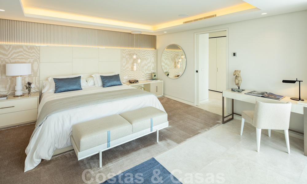 Villa moderno de diseño listo para entrar a vivir en venta en Nueva Andalucía - Marbella, a tiro de piedra de sus necesidades 34005