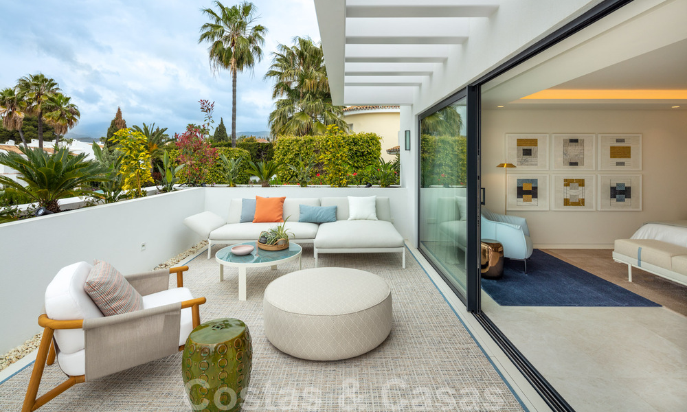 Villa moderno de diseño listo para entrar a vivir en venta en Nueva Andalucía - Marbella, a tiro de piedra de sus necesidades 34006