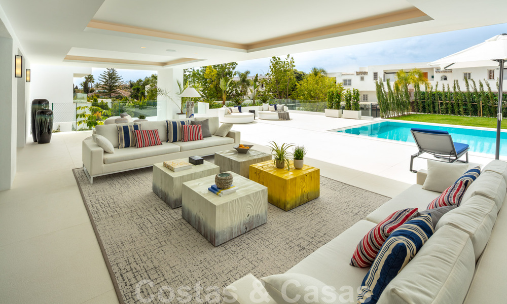 Villa moderno de diseño listo para entrar a vivir en venta en Nueva Andalucía - Marbella, a tiro de piedra de sus necesidades 34017