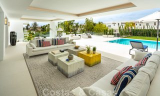 Villa moderno de diseño listo para entrar a vivir en venta en Nueva Andalucía - Marbella, a tiro de piedra de sus necesidades 34017 