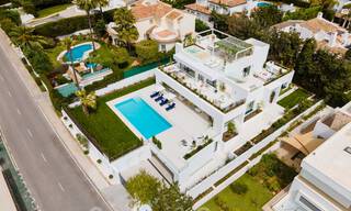 Villa moderno de diseño listo para entrar a vivir en venta en Nueva Andalucía - Marbella, a tiro de piedra de sus necesidades 34020 