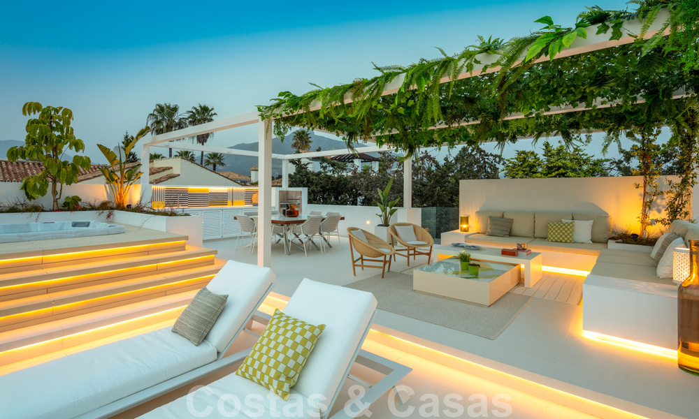 Villa moderno de diseño listo para entrar a vivir en venta en Nueva Andalucía - Marbella, a tiro de piedra de sus necesidades 34024