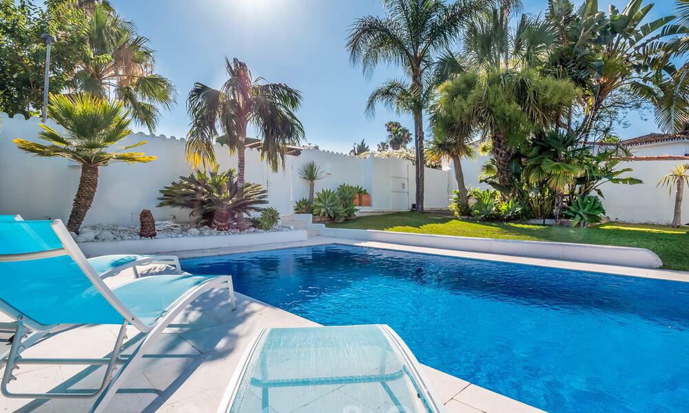 Villa moderna renovada en venta en una tranquila zona residencial cerca del golf y la playa - Guadalmina - San Pedro, Marbella 34144