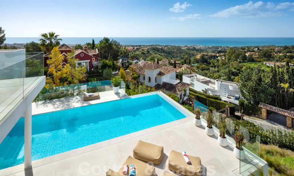 Villa moderno y de diseño mediterráneo en venta con vistas panorámicas al mar en La Cascada de Camojan, Milla de Oro, Marbella 34296