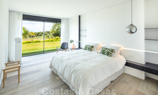 Villa moderno y de diseño mediterráneo en venta con vistas panorámicas al mar en La Cascada de Camojan, Milla de Oro, Marbella 34298 