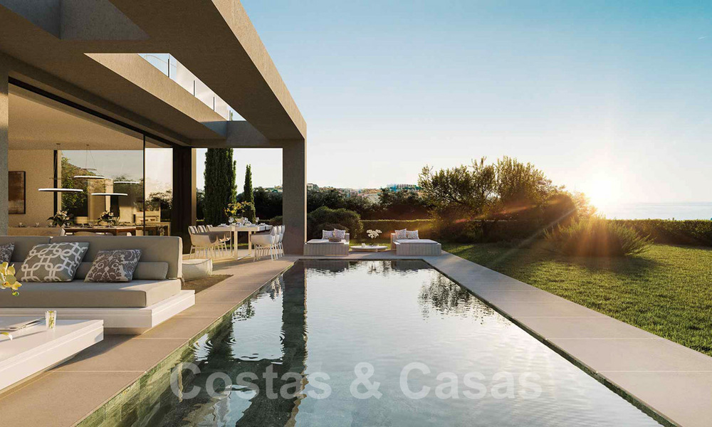 Villas modernas de nueva construcción en venta con vistas panorámicas al mar, en un complejo cerrado con casa club y comodidades en Marbella - Benahavis 34341