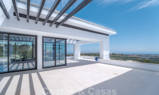 Villa exclusiva y de estilo moderno de alta tecnología con vistas panorámicas al mar en venta, en una prestigiosa urbanización en Benahavis - Marbella 34387 