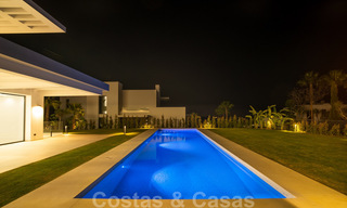 Lista para entrar a vivir, nueva villa moderna en venta en un resort de golf de cinco estrellas en Marbella - Benahavis 34480 