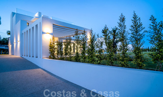 Lista para entrar a vivir, nueva villa moderna en venta en un resort de golf de cinco estrellas en Marbella - Benahavis 34498 