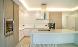 Lista para entrar a vivir, nueva villa moderna en venta en un resort de golf de cinco estrellas en Marbella - Benahavis 34529 
