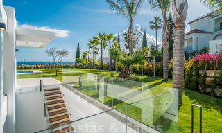 Lista para entrar a vivir, villa moderna de nueva construcción en venta en un resort de golf de cinco estrellas en Marbella - Benahavis 34547 