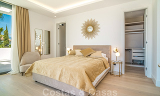 Lista para entrar a vivir, villa moderna de nueva construcción en venta en un resort de golf de cinco estrellas en Marbella - Benahavis 34563 