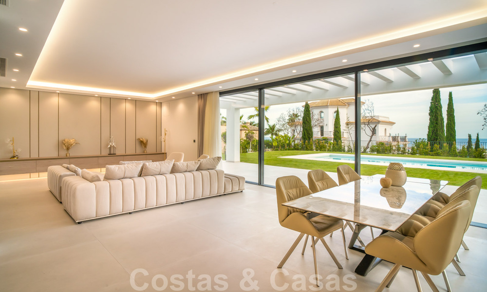 Lista para entrar a vivir, villa moderna de nueva construcción en venta en un resort de golf de cinco estrellas en Marbella - Benahavis 34578