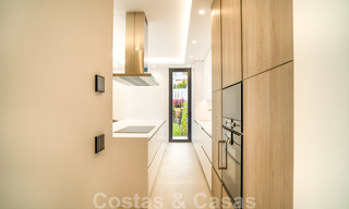 Lista para entrar a vivir, villa moderna de nueva construcción en venta en un resort de golf de cinco estrellas en Marbella - Benahavis 34583 