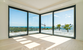 Moderna villa nueva en venta con vistas al mar en un resort de golf de cinco estrellas en Marbella - Benahavis 34600 
