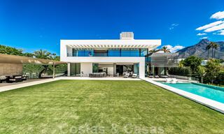 ¡Nuevo en el mercado! Moderna villa de lujo en venta en el corazón de la Milla de Oro, Marbella 34652 