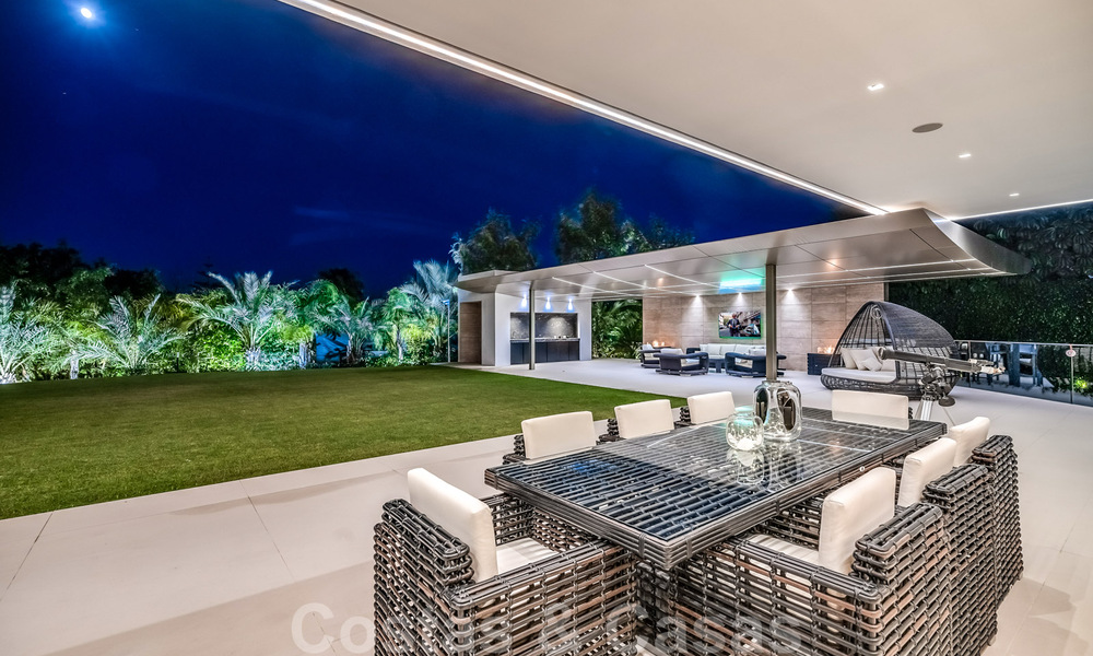 ¡Nuevo en el mercado! Moderna villa de lujo en venta en el corazón de la Milla de Oro, Marbella 34665