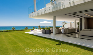 Crème de la Crème, apartamento moderno listo y en venta, situado en la playa entre Marbella y Estepona 34702 