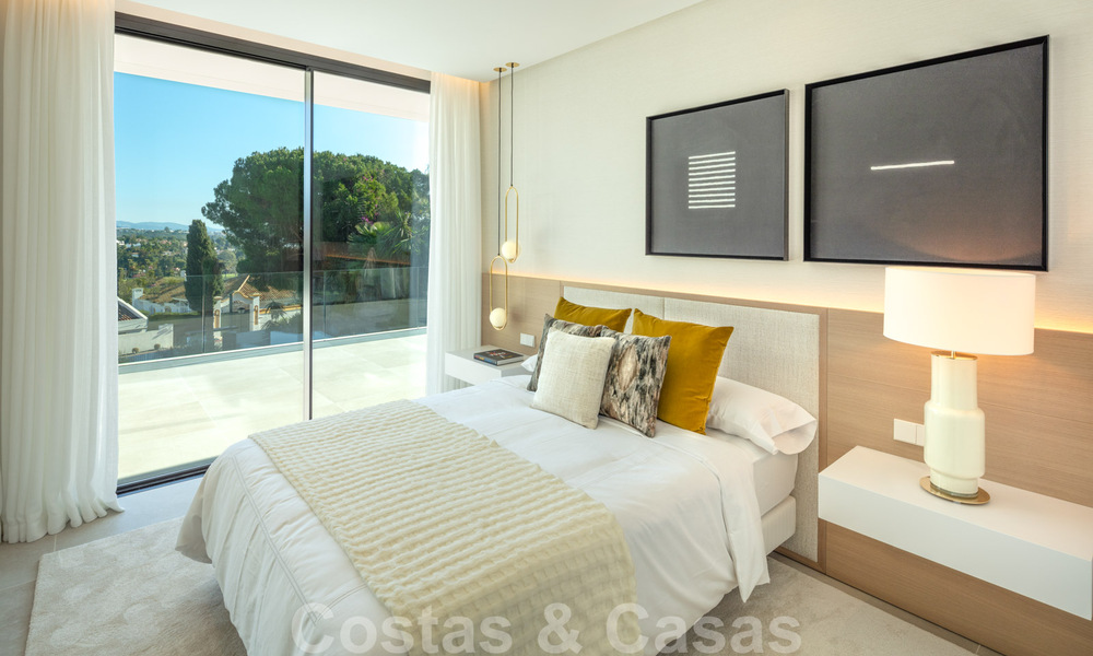 Villa de diseño en la codiciada zona residencial de Las Brisas en Nueva Andalucía con impresionantes vistas a la montaña de La Concha en Marbella 34769