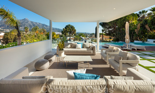 Villa de diseño en la codiciada zona residencial de Las Brisas en Nueva Andalucía con impresionantes vistas a la montaña de La Concha en Marbella 34777 