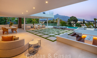 Villa de diseño en la codiciada zona residencial de Las Brisas en Nueva Andalucía con impresionantes vistas a la montaña de La Concha en Marbella 34795 