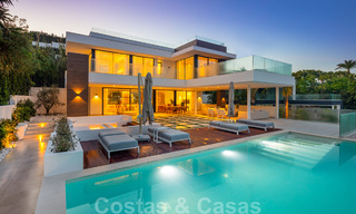 Villa de diseño en la codiciada zona residencial de Las Brisas en Nueva Andalucía con impresionantes vistas a la montaña de La Concha en Marbella 34798 