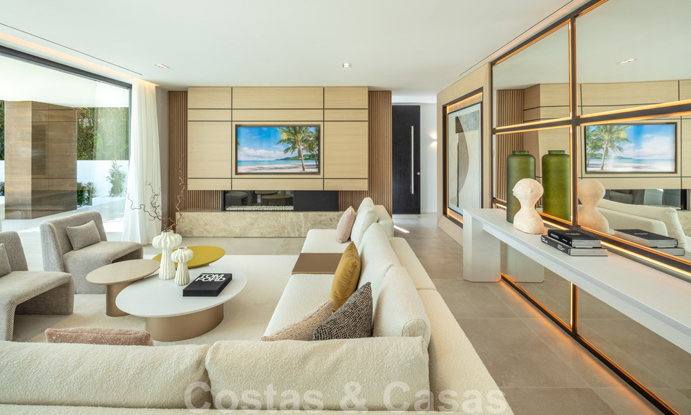 Villa de diseño en la codiciada zona residencial de Las Brisas en Nueva Andalucía con impresionantes vistas a la montaña de La Concha en Marbella 34803