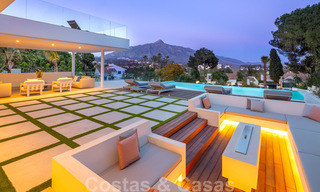 Villa de diseño en la codiciada zona residencial de Las Brisas en Nueva Andalucía con impresionantes vistas a la montaña de La Concha en Marbella 34811 