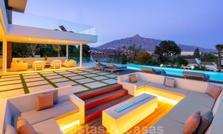 Villa de diseño en la codiciada zona residencial de Las Brisas en Nueva Andalucía con impresionantes vistas a la montaña de La Concha en Marbella 34812 