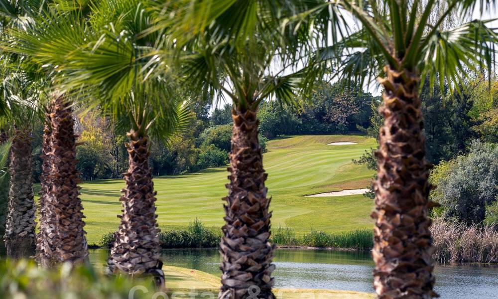 Apartamento moderno reformado en venta con amplia terraza, vistas al mar y a la montaña en la Quinta golf resort, Benahavis - Marbella 34847