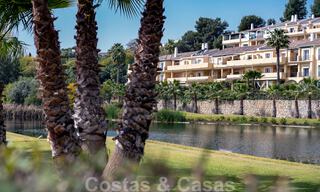 Apartamento moderno reformado en venta con amplia terraza, vistas al mar y a la montaña en la Quinta golf resort, Benahavis - Marbella 34849 