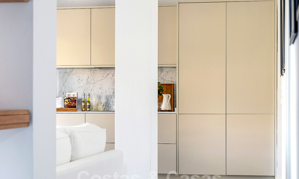 Apartamento moderno reformado en venta con amplia terraza, vistas al mar y a la montaña en la Quinta golf resort, Benahavis - Marbella 34874