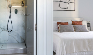 Apartamento moderno reformado en venta con amplia terraza, vistas al mar y a la montaña en la Quinta golf resort, Benahavis - Marbella 34882 