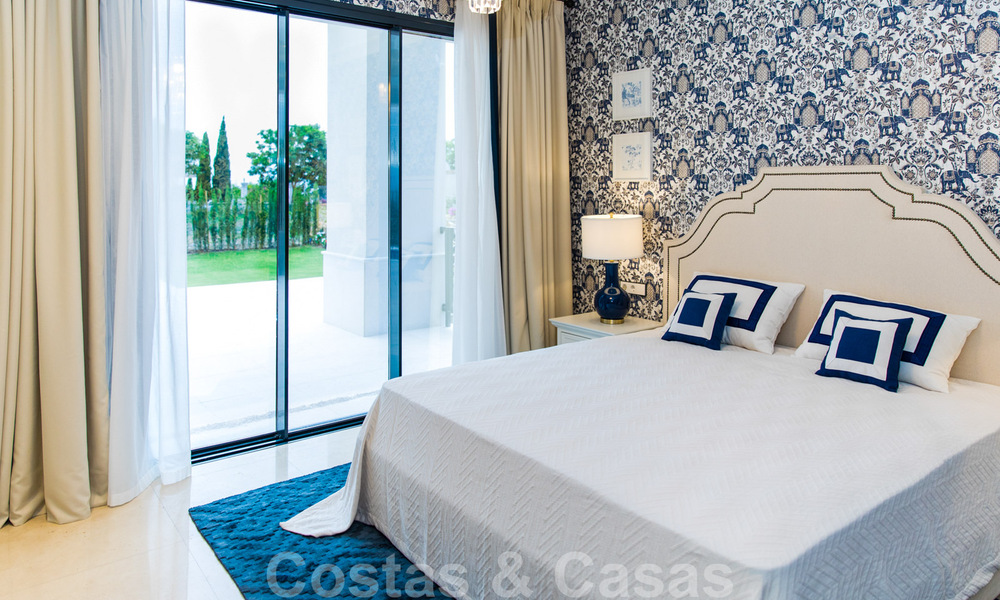 Nueva villa en venta de estilo clásico contemporáneo con vistas al mar en un resort de golf de cinco estrellas en Marbella - Benahavis 34914