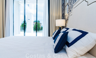 Nueva villa en venta de estilo clásico contemporáneo con vistas al mar en un resort de golf de cinco estrellas en Marbella - Benahavis 34916 