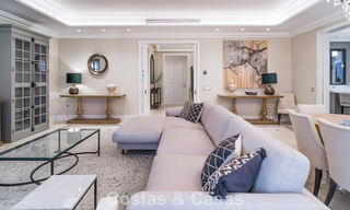 Villa en venta de estilo clásico contemporáneo con vistas al mar en un resort de golf de cinco estrellas en Marbella - Benahavis 775500 