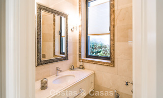 Villa en venta de estilo clásico contemporáneo con vistas al mar en un resort de golf de cinco estrellas en Marbella - Benahavis 775502 