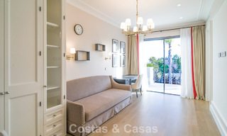 Villa en venta de estilo clásico contemporáneo con vistas al mar en un resort de golf de cinco estrellas en Marbella - Benahavis 775503 