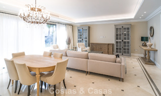 Villa en venta de estilo clásico contemporáneo con vistas al mar en un resort de golf de cinco estrellas en Marbella - Benahavis 775505 
