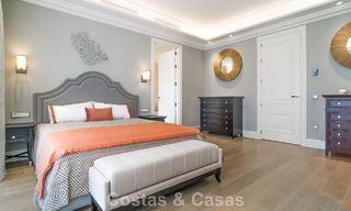 Villa en venta de estilo clásico contemporáneo con vistas al mar en un resort de golf de cinco estrellas en Marbella - Benahavis 775506 