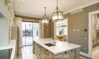 Villa en venta de estilo clásico contemporáneo con vistas al mar en un resort de golf de cinco estrellas en Marbella - Benahavis 775515 