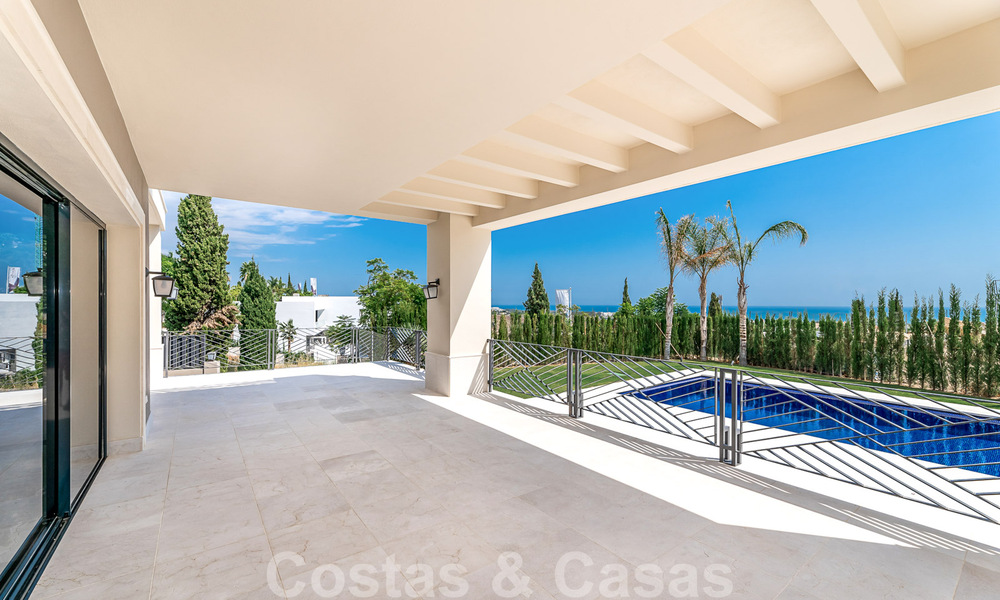 Villa de nueva construcción en venta en un estilo clásico contemporáneo con vistas al mar en un resort de golf de cinco estrellas en Marbella - Benahavis 34964
