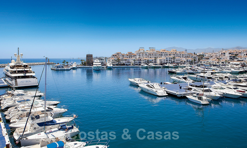 Nuevo en el mercado! Modernos apartamentos de lujo a la venta en un idílico lago con vistas panorámicas en Nueva Andalucía - Marbella. NUEVA FASE 34973