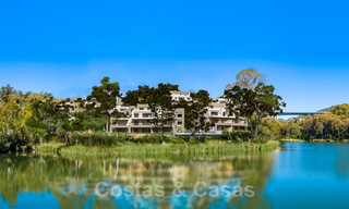 Nuevo en el mercado! Modernos apartamentos de lujo a la venta en un idílico lago con vistas panorámicas en Nueva Andalucía - Marbella. NUEVA FASE 34976 