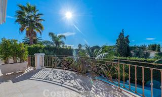Villa de lujo a la venta en una exclusiva zona residencial en la playa de la Milla de Oro en Marbella 35044 